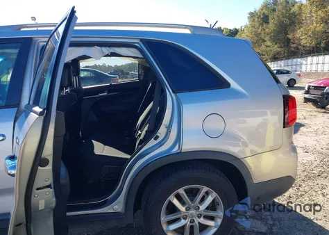 2014 Kia Sorento Lx z USA, uszkodzony, nr VIN 5XYKT3A66EG488912